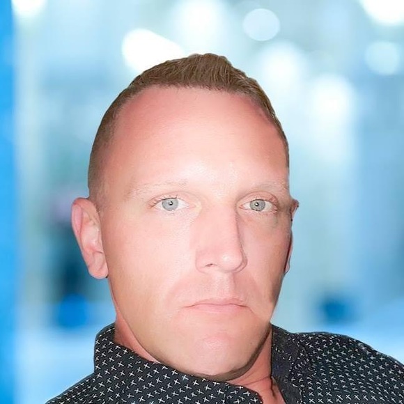 Meet your Posher, Andrew - Picture 1 of 1